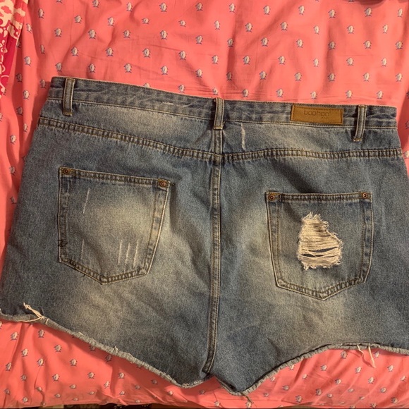 Distressed denim shorts, Boohoo+ - Picture 3 of 3